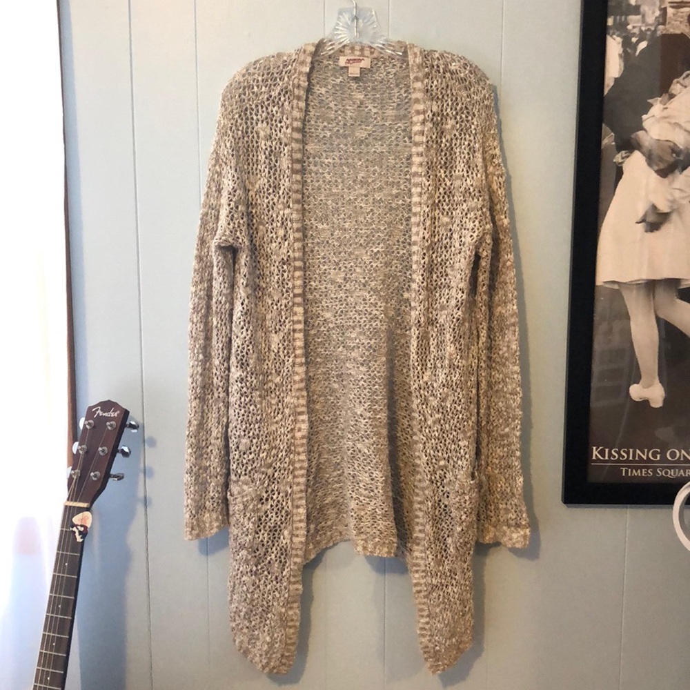 Neutral loosely knit cardigan